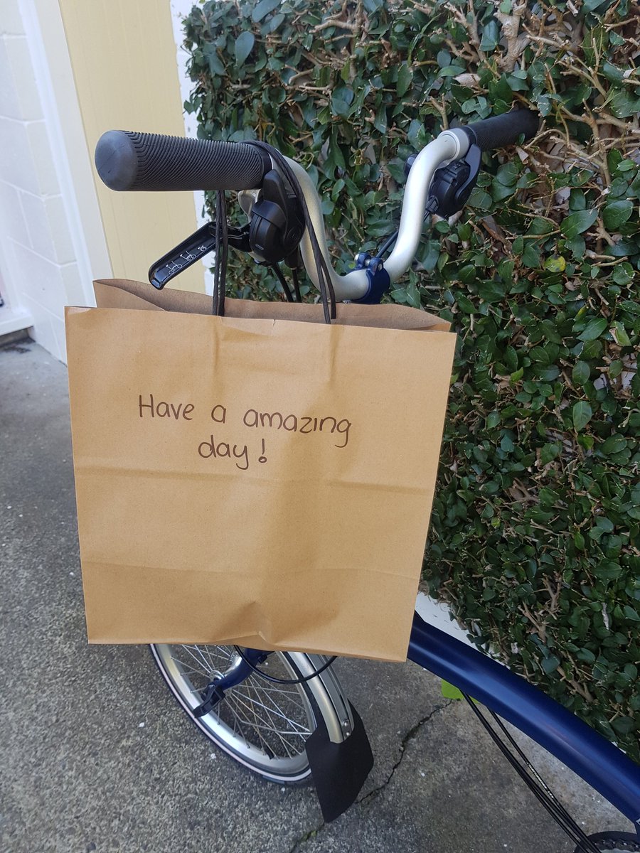 JenniWiggle's tweet image. It's the personal touch that shows how local shops go that extra mile for their local customers.
This personal message on our takeaway bag made my day. Contactless shopping doesn't mean lack of care.
#Alertlevel3 @covid19nz #shoplocal #lovelocal #kapiticoast #waikanae #BeKind
