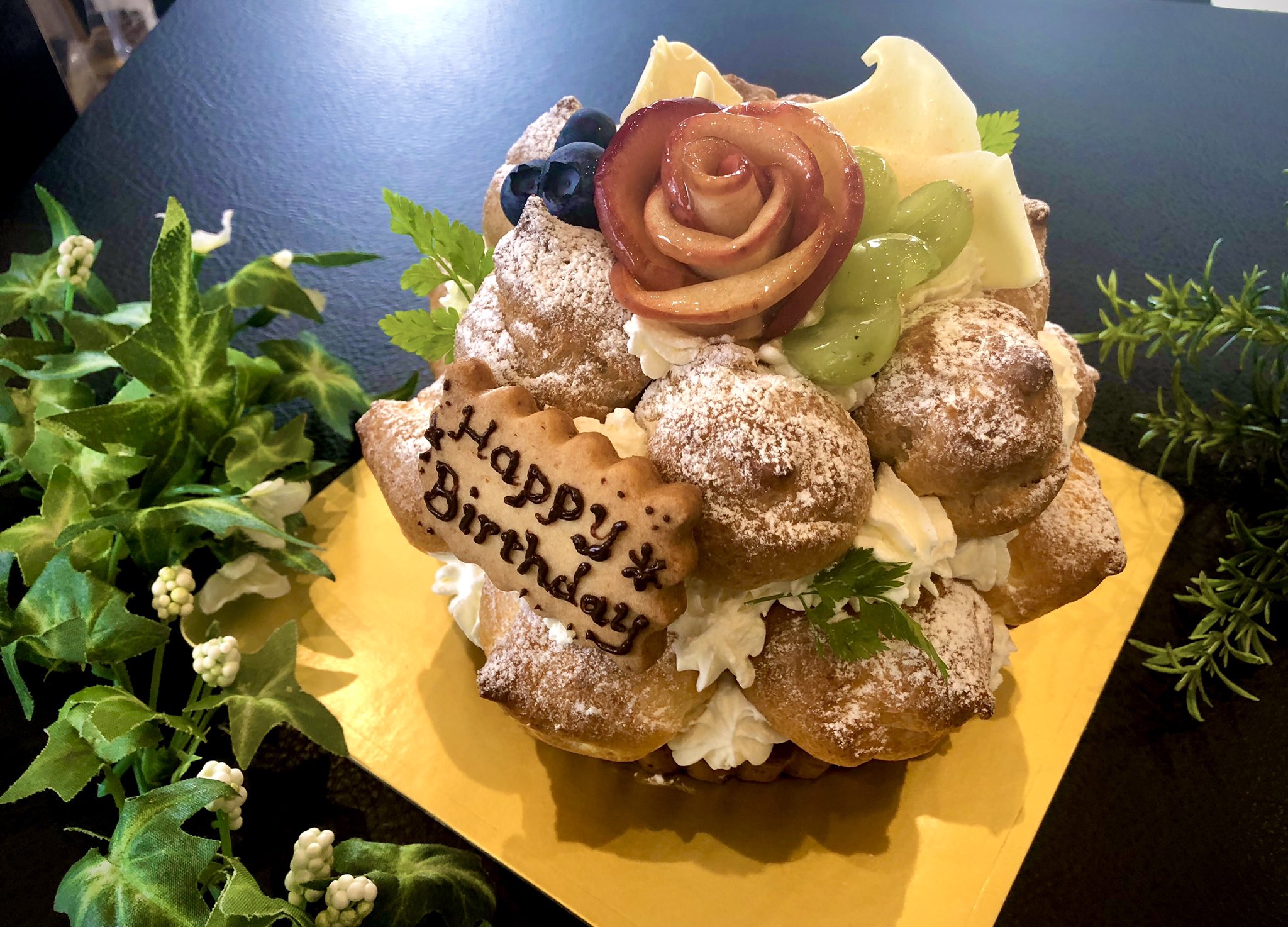 Comme Les Fleurs 当店では お客様と一緒にケーキを考える特注デザインも承っております クレープが好きだからクレープだらけに マカロンタワーが食べたい と言ったご要望があれば 是非一度ご相談ください お菓子作り好きな人と繋がり