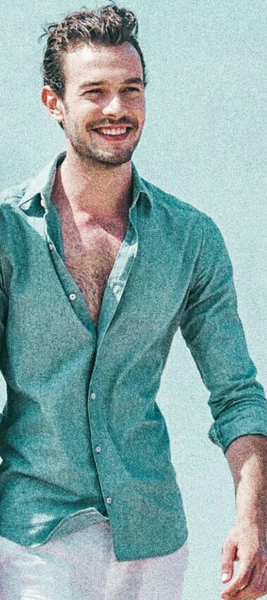 Widad90212404's tweet photo. Oh Bora bey oh..you are getting more and more handsome by the day, have you noticed what love does to lovers!
#BahtOyunu #Adabor #AyCem https://t.co/UbKXC4Jsng
