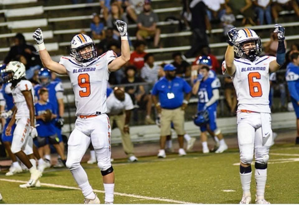 TiShA_H_'s tweet image. Friday night lights…the only thing better is Saturday night lights! Love watching these two lay down some smack! Blaze 🔥 ➡️ Gov 🎩 up next Ole Miss #ChaseTheLion @ALukeHayes1 @murphy__conner