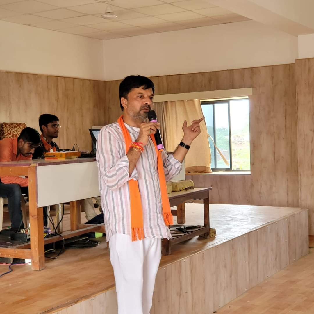 BJP4AhmedabadD's tweet photo. My App...NaMo App

ભારતીય જનતા પાટીઁ  "NaMo App અભિયાન" નાં અનુલક્ષે ધંધુકા તાલુકા ની "કાયઁશાળા" @APMC, ધંધુકા ખાતે યોજાઈ..

#NamoApp #Namo #NamoAppCampaign #NamoCampaign #NarendraModi #Bjp #BjpGujarat #BjpIndia https://t.co/3n7oxZgGiG