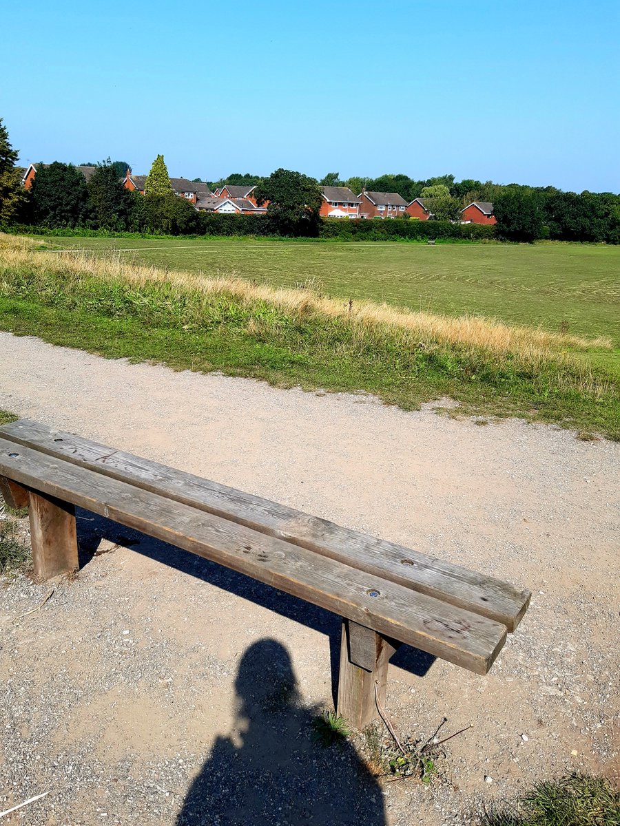 AlsagerPol's tweet photo. Foot patrol in this weather today is glorious! We've collected intelligence on our patrols this morning! If you have any intelligence please message our private messenger.

Have a great day! 

#alsagerpolice #wecare https://t.co/0lTojq6n3A