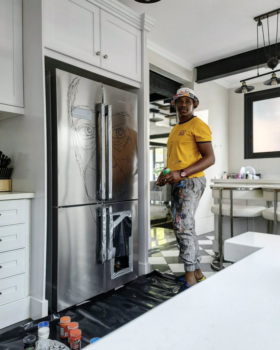 ennockmartZA's tweet photo. The artist who who turns fridges into canvasses. Let's do this one more time 🙏🏾🕯️

My name is Ennock Mlangeni. You Don't Know Me Yet! 🖤 https://t.co/sIRRml6RQR