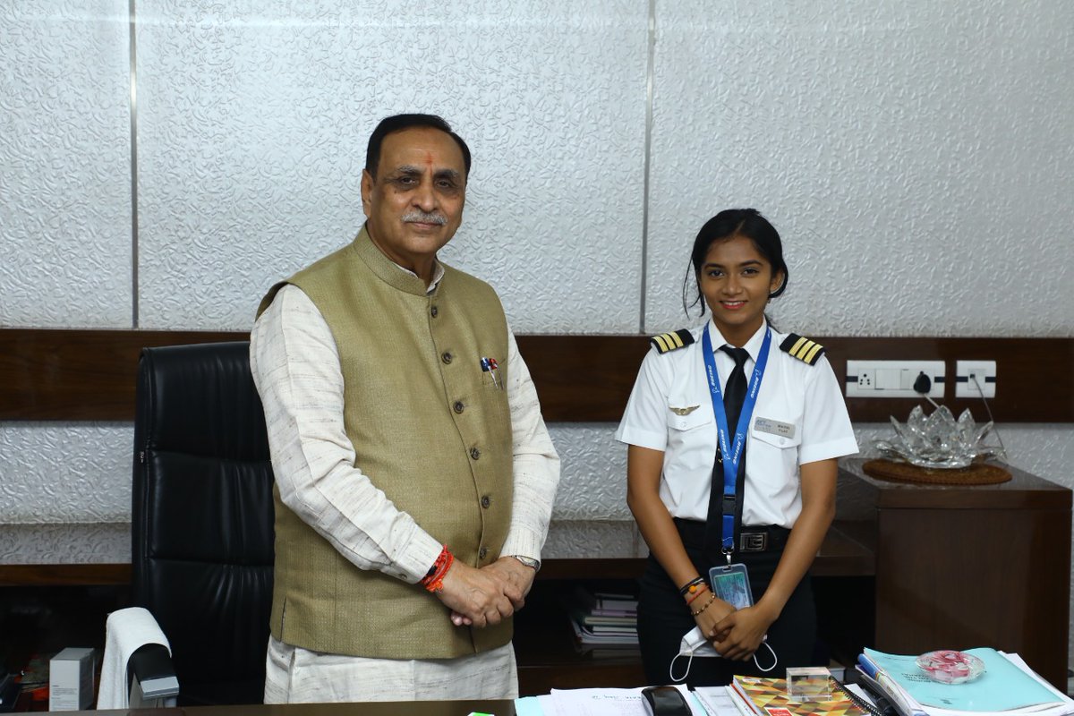 Cmo Gujarat Cm Shri Vijayrupanibjp Today Met 19 Year Old Maitri Patel A Farmer S Daughter From Olpad Surat And Congratulated Her On Becoming The Youngest Female Commercial Pilot After Receiving Vocational Training