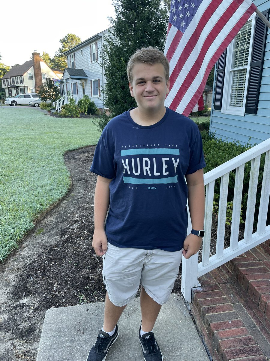 eck1107's tweet photo. Happy 1st Day of School 2021! 🍎📚✏️ 
6th grade, 9th grade, 5th grade …. and my 2nd year of 2nd grade!  
Here’s to a happy, fun, safe, healthy school year!! #BuildingtheBestSPS #spsbackandbetter https://t.co/e8GmoMT9zv