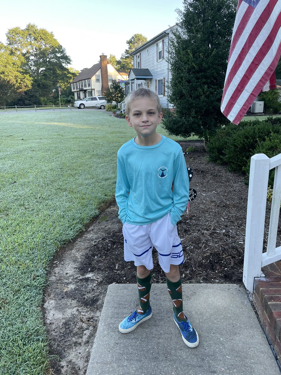 eck1107's tweet photo. Happy 1st Day of School 2021! 🍎📚✏️ 
6th grade, 9th grade, 5th grade …. and my 2nd year of 2nd grade!  
Here’s to a happy, fun, safe, healthy school year!! #BuildingtheBestSPS #spsbackandbetter https://t.co/e8GmoMT9zv