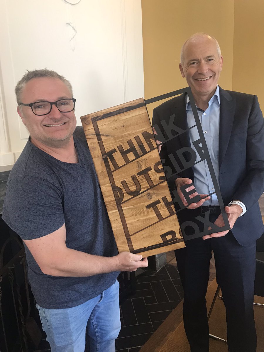 Mooi voorbeeld hoe we gaan samen werken met <a href="/OOTBTV/">Stichting Out of the Box TV</a> <a href="/Werv_dg/">WerV</a> om mensen met een psychische kwetsbaarheid op weg te helpen naar een baan in de mediawereld. <a href="/Dimence/">Dimence</a> <a href="/Transfore/">Transfore</a> <a href="/mindfit_nl/">Mindfit basisggz</a> <a href="/KernOverijssel/">De Kern Overijssel</a> 

dimencegroep.nl/nieuws/dimence…