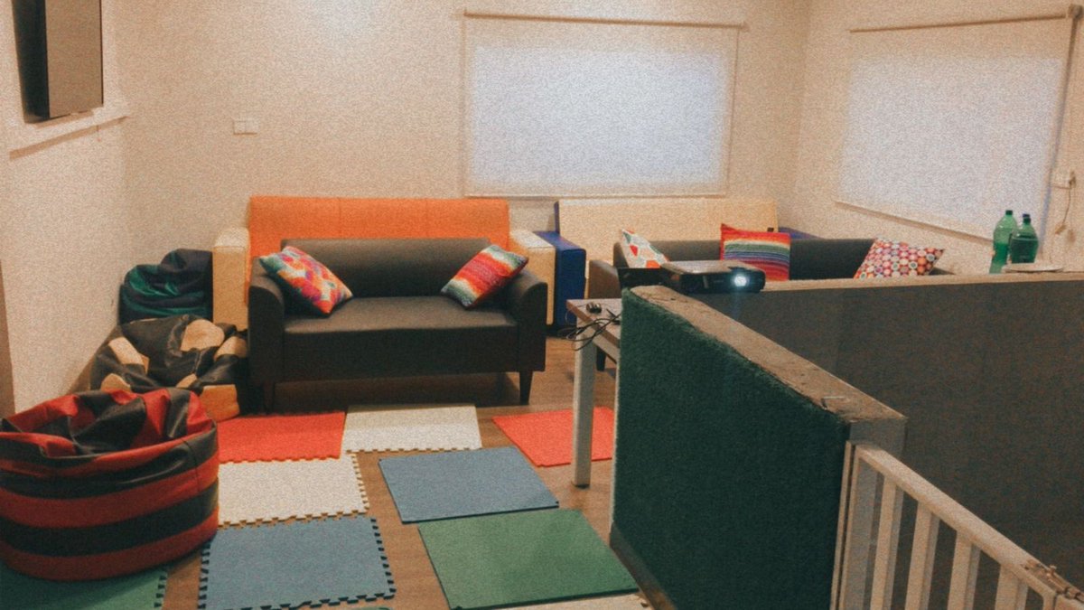 codeitcompany's tweet photo. Here's a sneak preview of how we started the first Monday of #September😁
It was a night filled with fun and laughter, a science fiction action film &amp; whole loads of buttery #popcorns🎬🍿
#TheCodeItCompany #Movienight #JurassicWorld #goodtime #laughter #beatmondayblues #funatwork https://t.co/FhyIvJBE9l