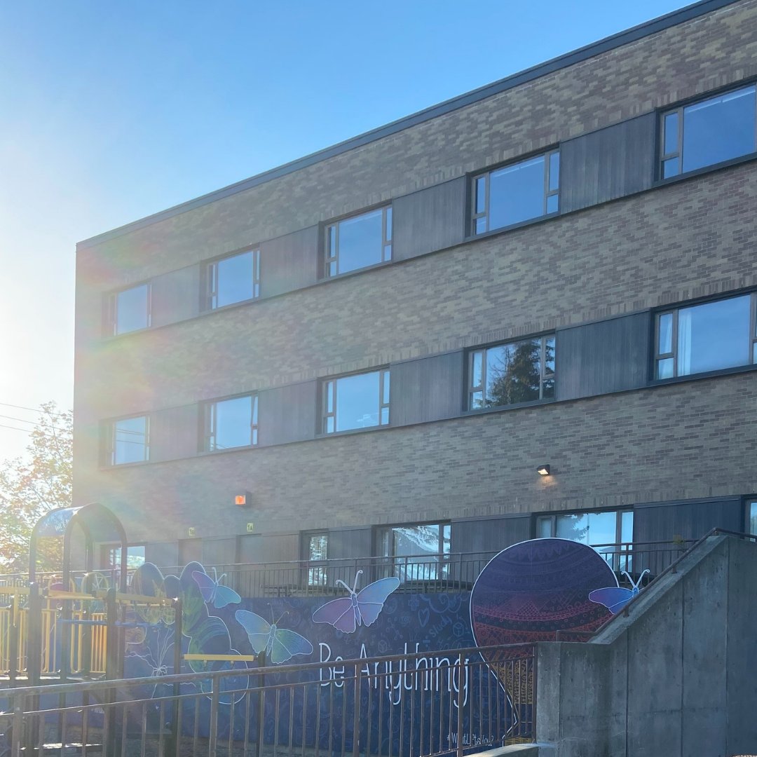 It's a beautiful day to be #BacktoSchool! We hope all of our Huskies have a wonderful first day. 🍎 

#HudsonCollege #HudsonHuskies #TorontoPrivateSchool #OntarioEd #TorontoSchools