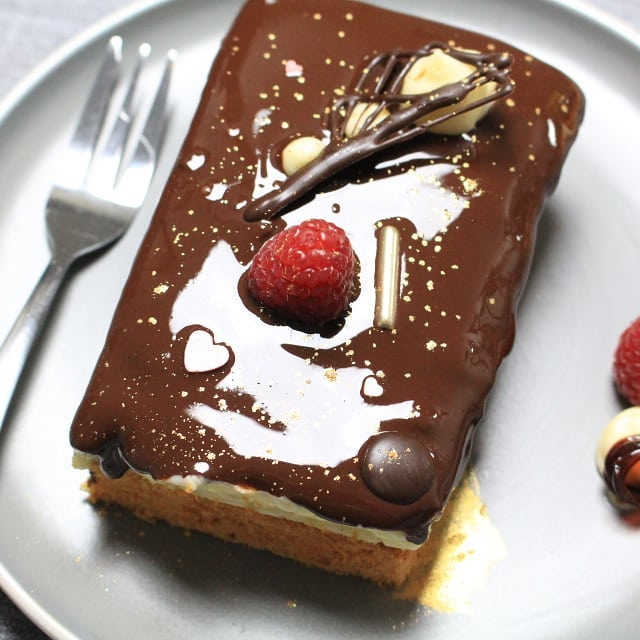 Heute ab 16:00 Uhr wird gebacken für die liebe Kim aka <a href="/freiraumreh/">freiraumreh | Kim 🌈 she/her</a> 😀

Es wird eine Donauwelle als Fault Line Cake mit 3 Böden jeweils mit Vanille-Schoko-Kirsche und Vanille Frischkäsecreme und als Füllung etwas Kirschgelee 😍

Im Livestram ab 16:00 Uhr:
twitch.tv/ankerkraut