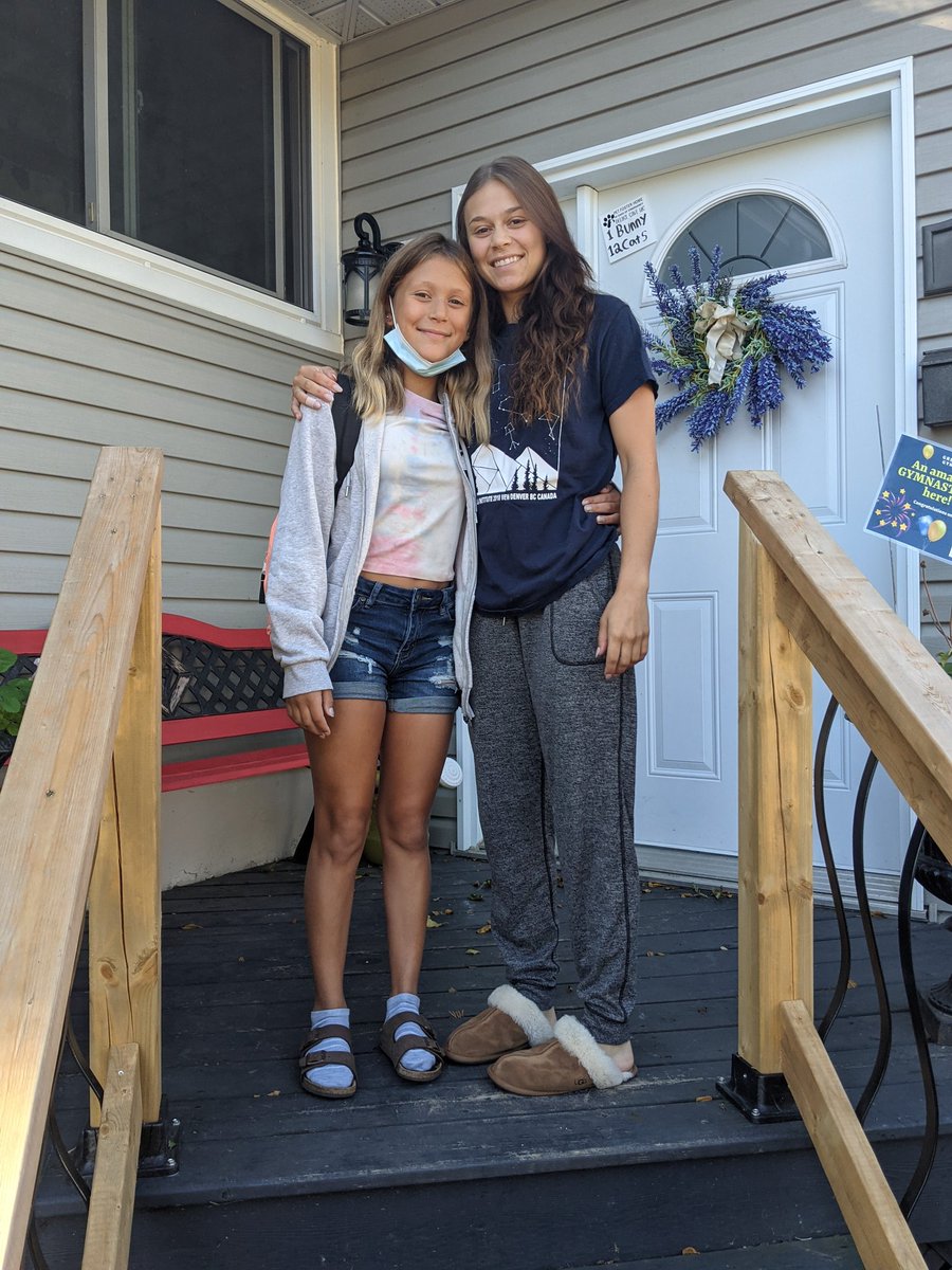 ShawnaLeeG's tweet photo. #firstdayLDDB & @Laurier Go get them girls!
Glad to have our older daughter home til January doing first term online. ๐ https://t.co/0ourPYhakG