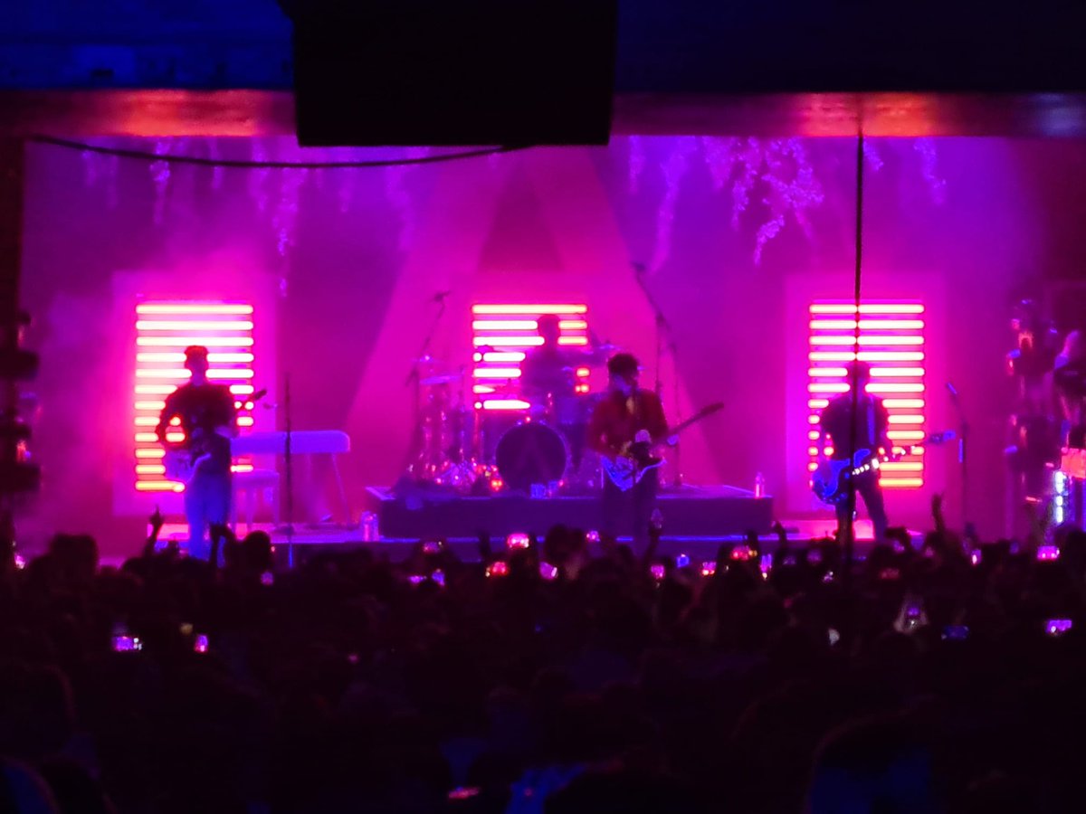 Last night was the best I've ever seen <a href="/TheVampsband/">The Vamps</a> so I've persuaded my mum to go to another date woooo!