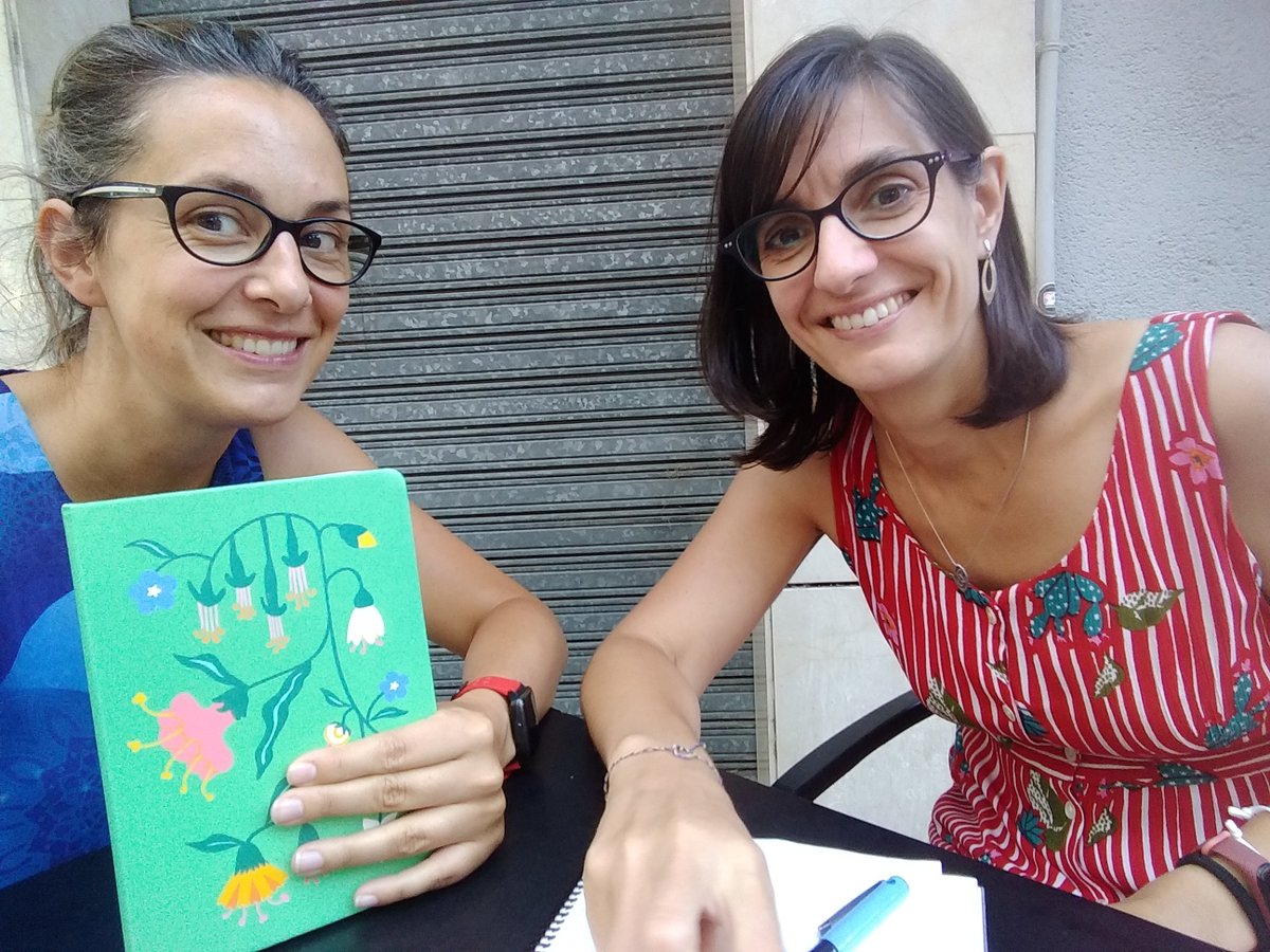 LauraFilardo's tweet photo. En persona después de 3 años, planeando con @LVGXVIII y muchiiiisima ilusión nuestro #intercambiovirtual para estudiantes del @EstInglesesUVa y @WarwickSMLC #academiccollaboration #internationalisation #coolplans https://t.co/pE59Ev57co