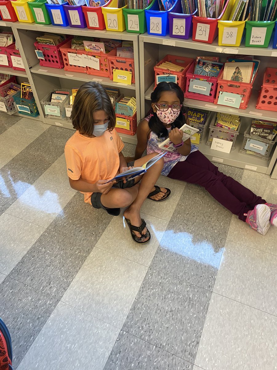Mariner2nd's tweet photo. Sharing our thoughts and feelings about books with a reading partner! 📚💭 https://t.co/2PPWSW8R11