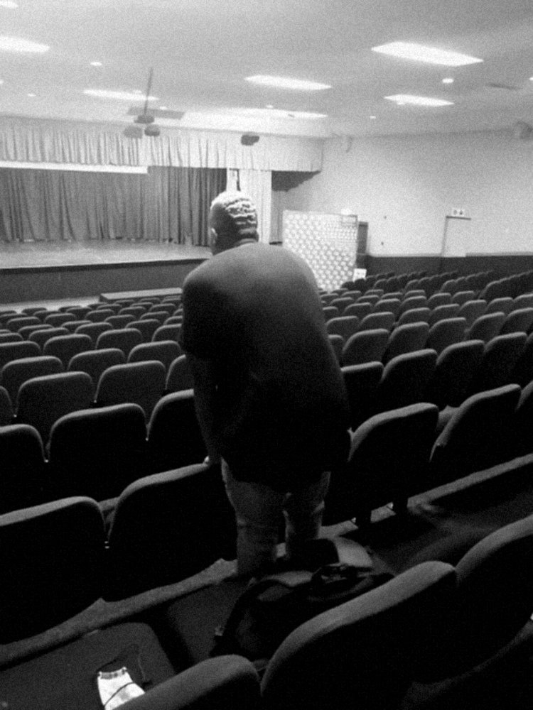 Kagisho_Rametse's tweet image. Thank you🇿🇦 @sastatetheatre for the #TheaterFilm #DirectingWorkshop 🎬🙏🔥❤️. Day 1 of the 4 day #CreativeArtsWlrkshop . #ActorSpaces #tuesdaymotivations #RoyaltySoapieAwards