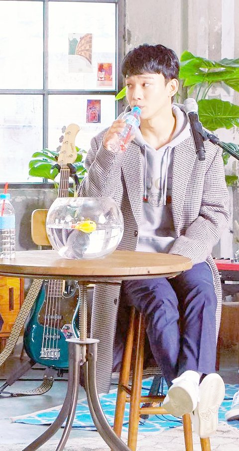 hourlychen's tweet photo. 🞡 #CHEN #첸 #JONGDAE #김종대 https://t.co/b2AaxCKltc