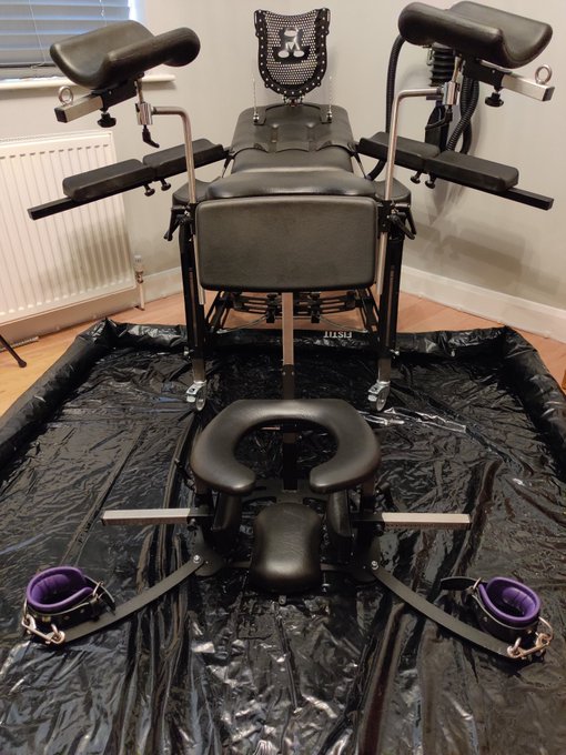 You know you have wonderful submissives when you get presents like these. Today I received a Style Fetish<a href="/tag/mistress"class="tags"><span>#mistress</span></a><a href="/tag/stylefetish"class="tags"><span>#stylefetish</span></a>