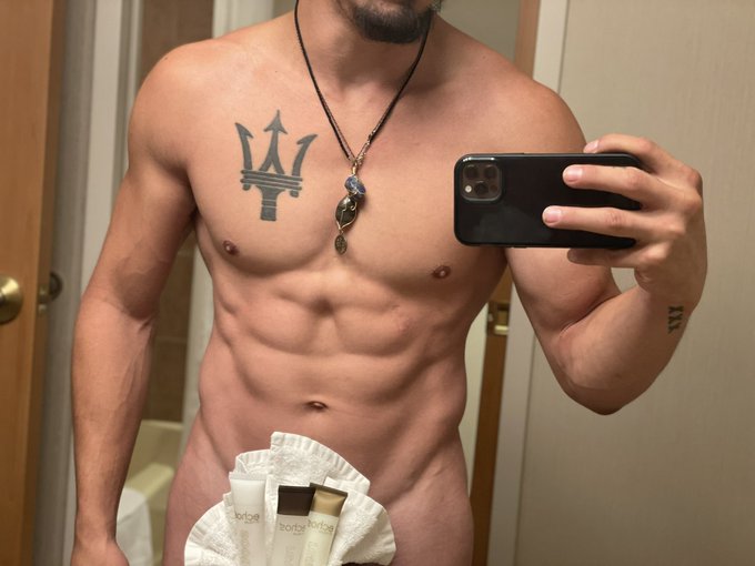 Room service&hellip; https://t.co/qLhSw40Umh