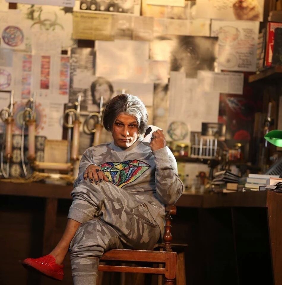 VikramTrendz's tweet photo. The King Of World #LOVE #ChiyaanVikram !👑

#5YearsOfMegaBBIruMugan https://t.co/0Lu2SAwbCp