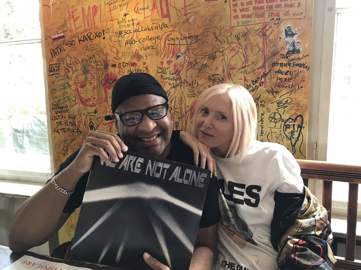 alan_oldham's tweet photo. Finally got my vinyl copy of #wearenotalone👽 featuring my track “Frequency Kill”! I also get @ellenallien along with my copy😍 Get yours (minus Ellen) from the @BPitchControl shop! #alanoldham #djt1000 #ellenallien #frequencykill #bpitchberlin #detroittechno #berlintechno https://t.co/89W1DfIuPP