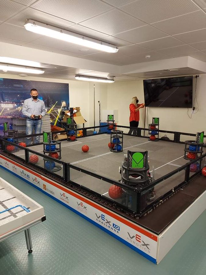 olivexiqslo's tweet image. What is the point of being alive if you don’t at least try to do something remarkable? #vexv5 #vexrobotics #stemthroughrobotics #Riihimäki #robotics #robotiikka #motivation #inspiration #mindfulness #team4robotics