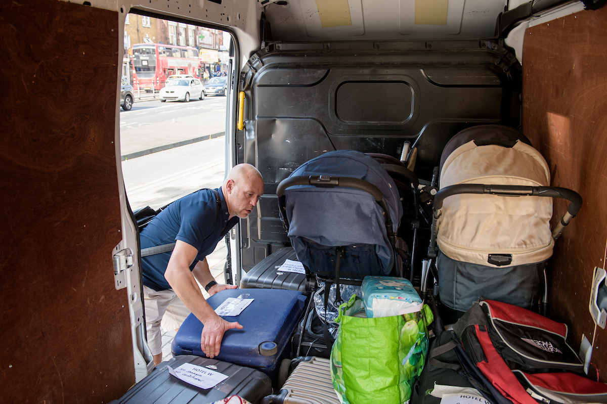 React_Response's tweet image. If you want to know what an emergency humanitarian logistics operation looks like, this is it. A group of people, working together, to help provide for other people who are in need.

Our huge thanks to all the amazing people helping to support evacuees from Afghanistan 💪💙