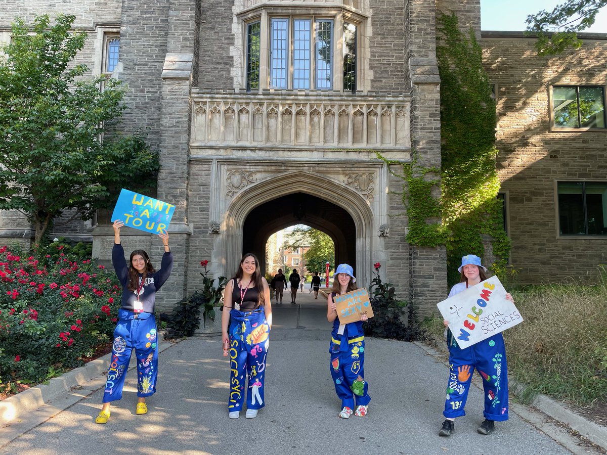 McMasterU's tweet image. 10:32am: First day blues? The Blu Cru from ⁦@McMasterSocSci⁩ is here to help. 
#BackToMac