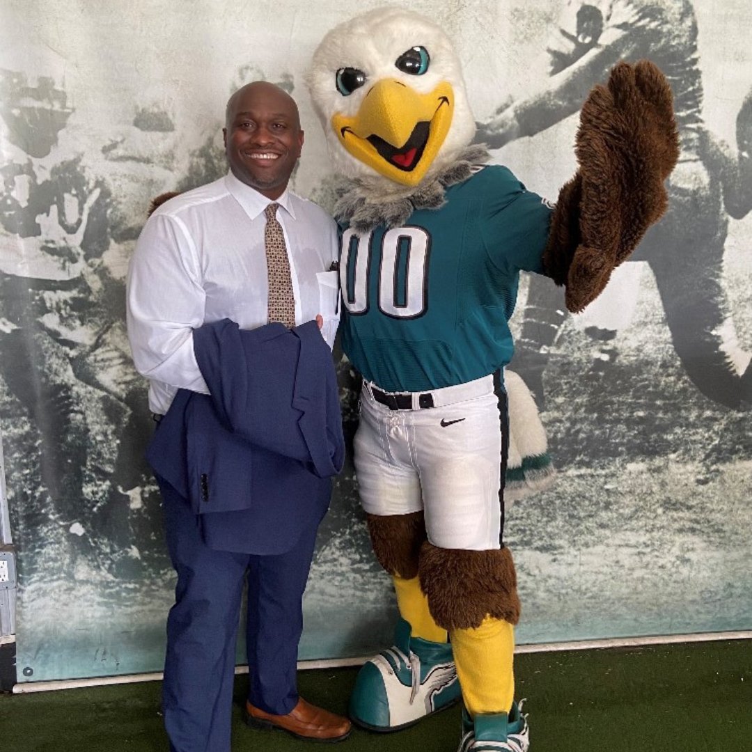 Last week we had the great pleasure of being one of the nonprofits that were honored at the Eagles’ Community RedZone Honoree Cocktail Event! A big thanks to The Philadelphia Eagles and Philadelphia Insurance Companies for inviting us. We had a blast!