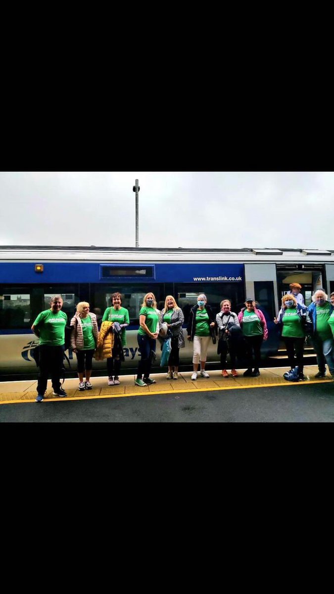 MoveMoreNI's tweet image. Move More Derry &amp;amp; Strabane on tour 😎

Last week move more went on the move to the beautiful Castlerock for a day trip 🏖

Great to see some of the group out and about enjoying the sunshine ☀️

#movemoreni
#whatgoesontourstaysontour

@dcsdcouncil @mayordcsdc