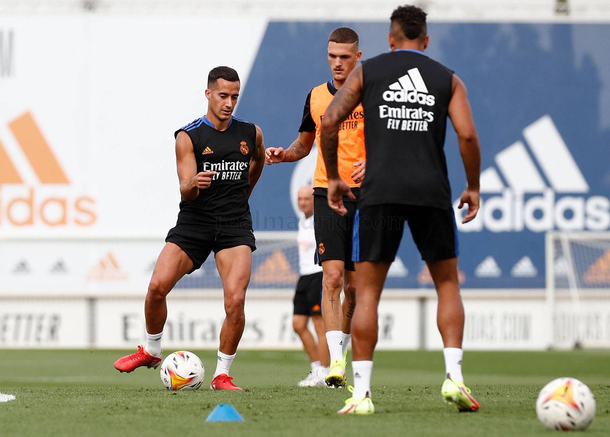 FabricaMadrid's tweet photo. 📸| Rafa Marín in training with the first team today. https://t.co/V6JVve0kkN