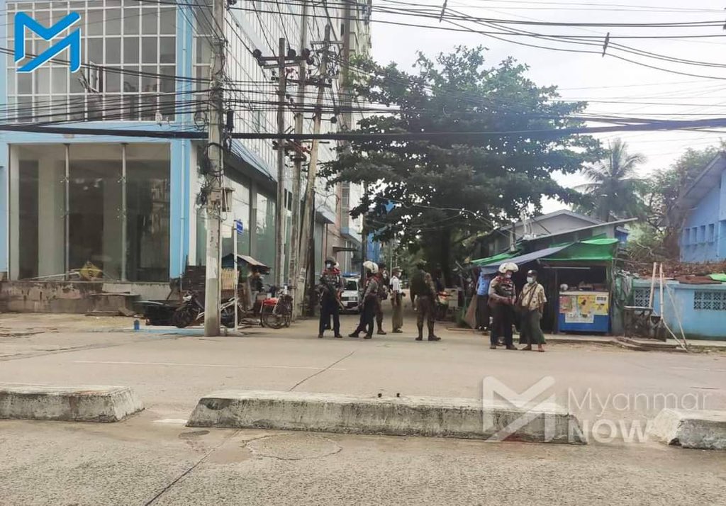 ThwinThae's tweet photo. After NUG declared People’s Defensive War against Junta, SAC troops are seen deploying throughout the places of Yangon for inspections rather than before. #UselessASEAN #Sep7Coup  #WhatsHappeningInMyanmar https://t.co/Q5b9sT3EXk