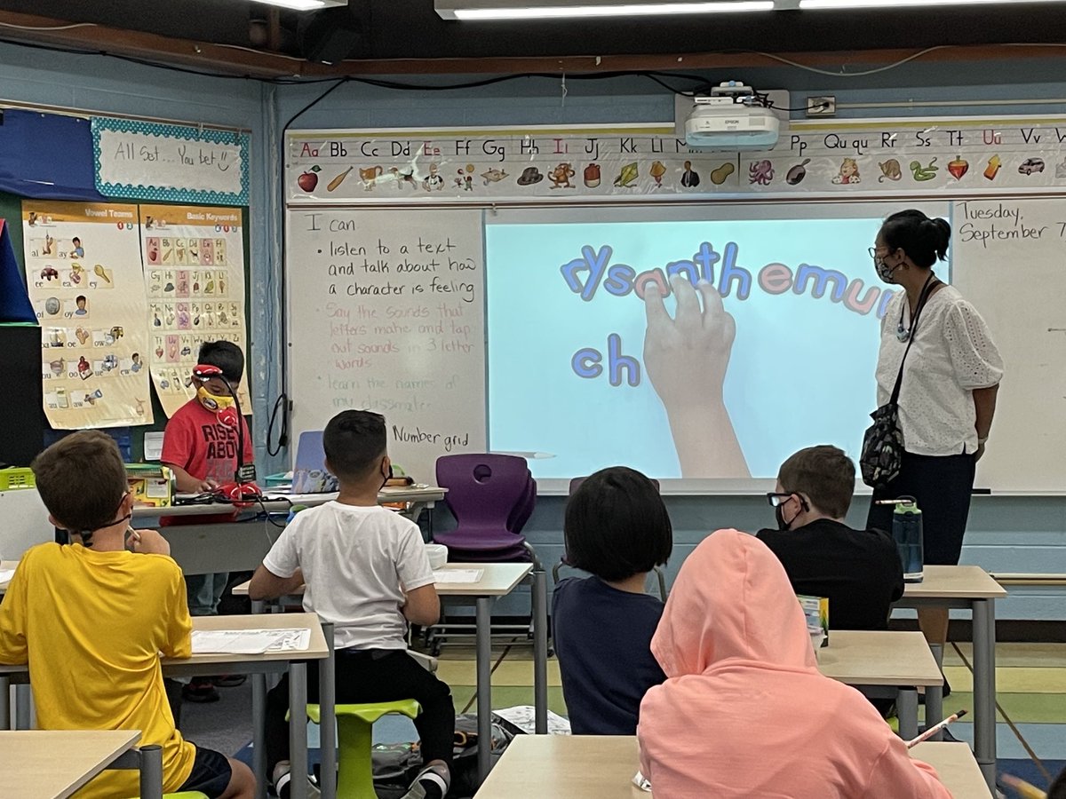 Lakewood Lizards (@a2lakewood) on Twitter photo Mrs. Chance and Mike extending the read aloud with Name Boggle, adding a little phonics to boot! 💪<a href="/A2schools/">A2 Public Schools</a> @A2SchoolsSuper Mrs. Chance and Mike extending the read aloud with Name Boggle, adding a little phonics to boot! 💪<a href="/A2schools/">A2 Public Schools</a> @A2SchoolsSuper