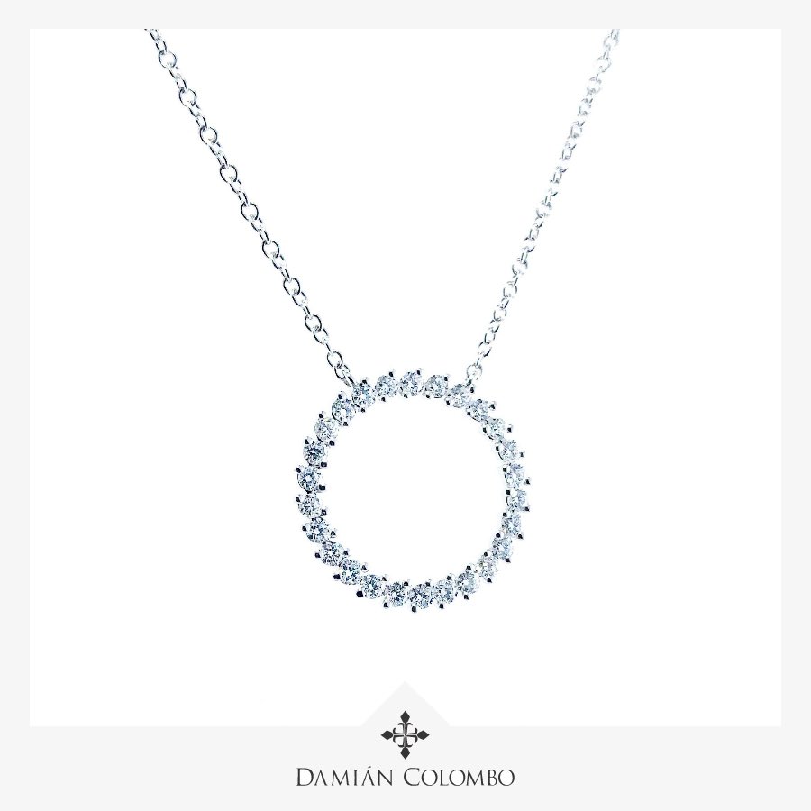 damiancolombo's tweet photo. Un diseño trendy con un emotivo significado: El ciclo de la vida✨
Collar en oro blanco 18k con 26 diamantes 💎 talla brillante (0.506 ct). Diámetro: 17 mm. Largo: 42 cm.
• 
Ingresá a nuestra web para conocer nuestra selección de collares. https://t.co/FUu0GCaxGL https://t.co/RcaNvTJSMJ