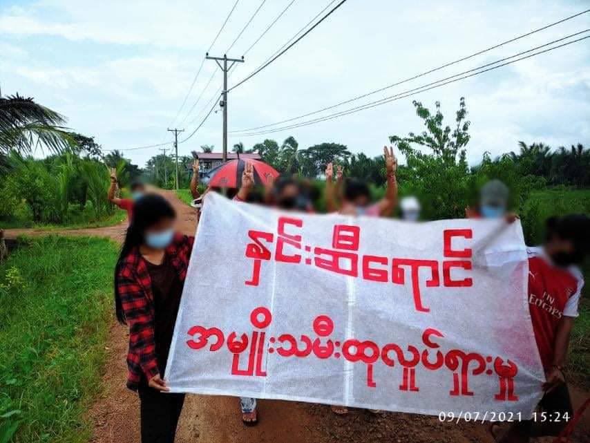 2021Revtweets's tweet photo. Red Rose Women’s Movement
Women led the protest against Genocidal Military in Kanyonkyun village, Launglone Tsp showing their strong desire for Democracy.
#UselessASEAN
#Sep7Coup 
#WhatsHappeningInMyanmar https://t.co/j1i0WveZxL