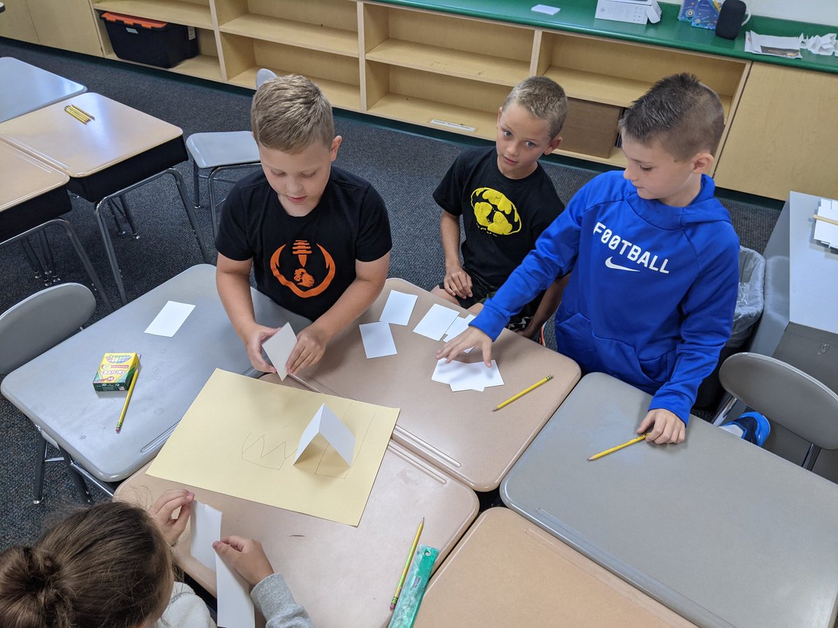 BrianBeining's tweet photo. Crayon box TOWER challenge
#VBsteam
@VanBurenElem https://t.co/Gzzyonv1b9
