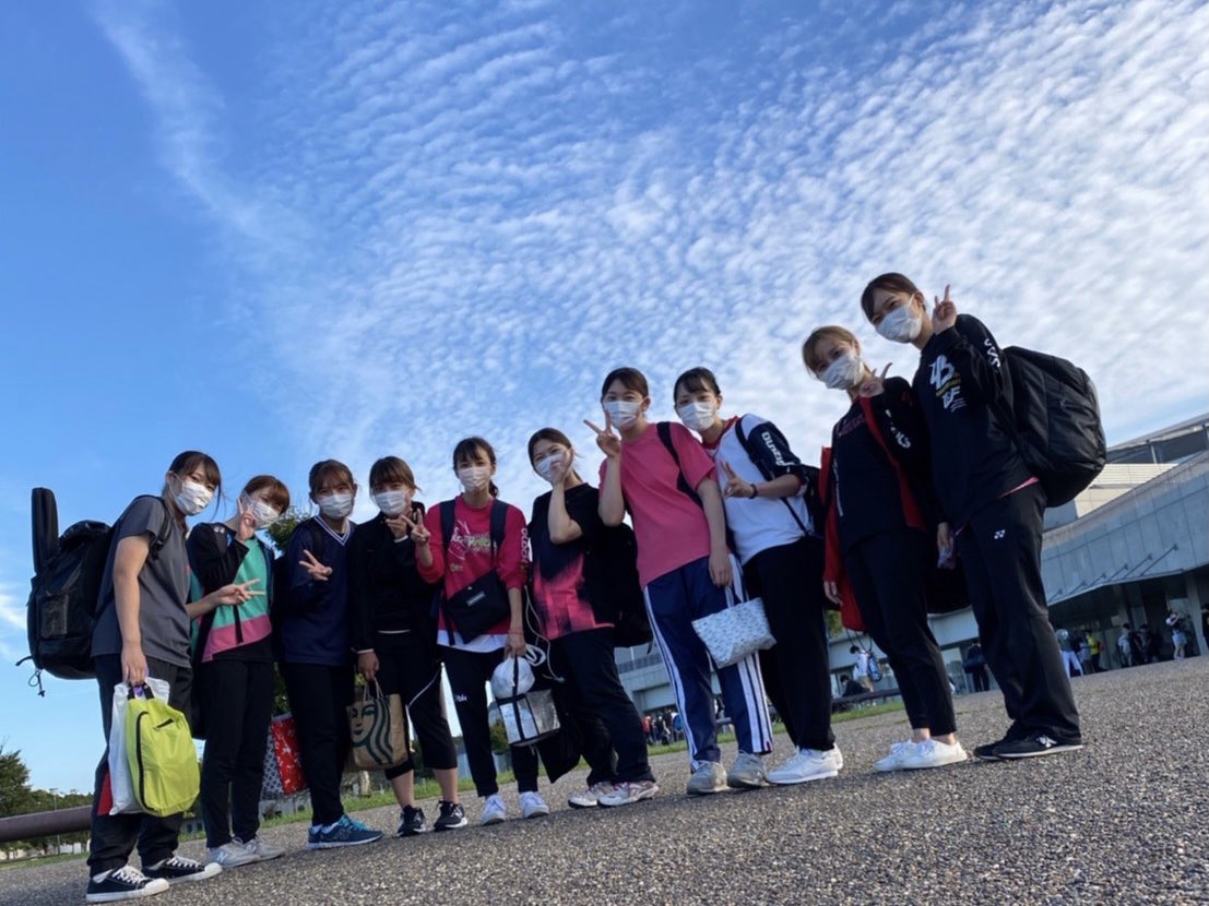 学習院大学輔仁会バドミントン部 2日目の試合結果をお知らせします 女子4部d 1勝1敗 学習院大学 0 3 駒澤大学 学習院大学 4 0 桜美林大学 応援ありがとうございました 試合での反省を生かしてこれからの練習に励んでいきたいと思います T Co