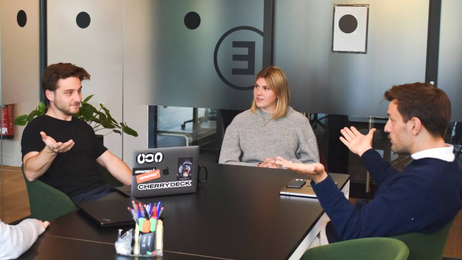 hrreview's tweet image. Labour supply shortages could last for up to two years and will not be solved by the ending of the furlough scheme this month, Tony Danker, the CBI’s Director-General, has warned.
#HRnews #furloughscheme #immigrationsystem #recruitment #staffshortage

hrreview.co.uk/hr-news/shorta…