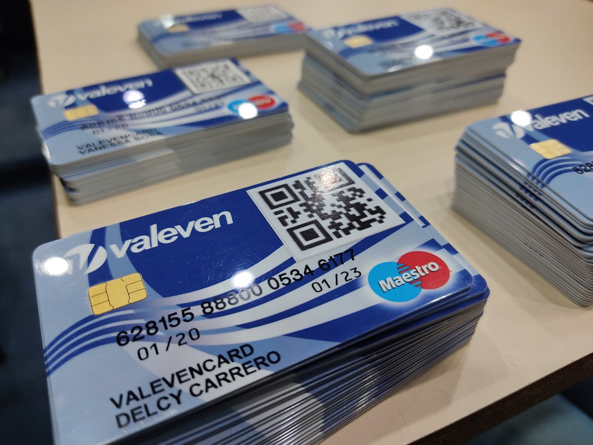 IAIM_VE's tweet photo. #GestiónIAIM || #7Sep La Oficina de Gestión Humana del #IAIM avanza con la jornada especial de entrega de tarjetas #Valeven a la comunidad aeroportuaria, en aras facilitar el acceso a los bonos complementarios.
¡En Revolución el pueblo es primero🇻🇪! https://t.co/hfJtO6GN6o