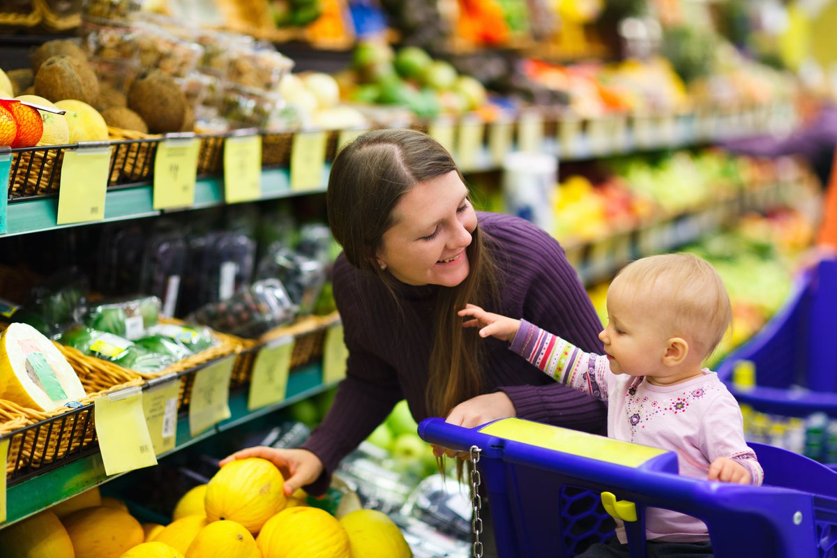 ParentPromise's tweet photo. The next time you're at the grocery store, try out these math tips for children under three including counting items, noticing shapes, comparing sizes and more. https://t.co/MUtshd0YJs https://t.co/ndFHsplvtB