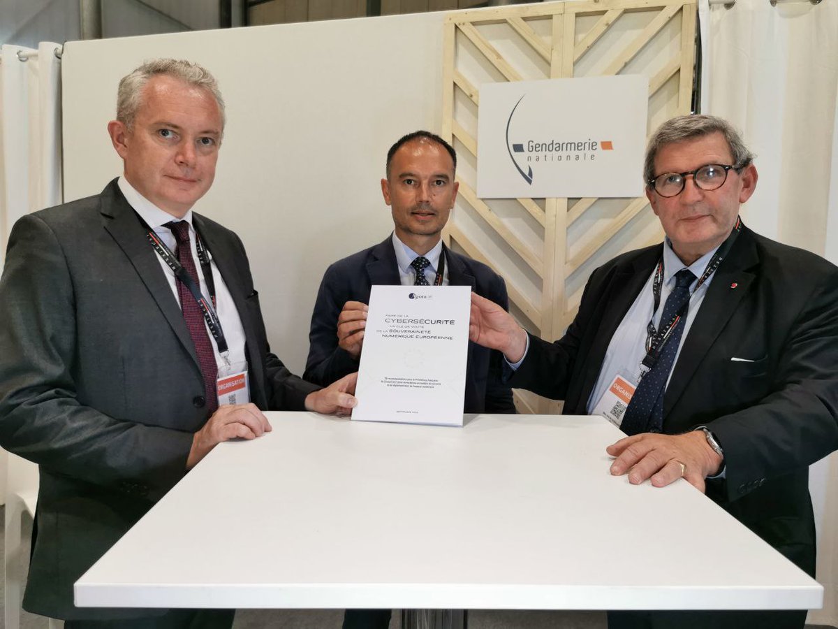 #FIC2021 Aujourd'hui nous avons eu le plaisir de remettre le livre blanc de l'<a href="/AgoraduFIC/">Agor@ du FIC</a> à <a href="/SmeurantL/">MEURANT SEBASTIEN</a>, Sénateur du Val d'Oise.

Un document essentiel pour construire ensemble la souveraineté Européenne en matière de #cybersecurite.