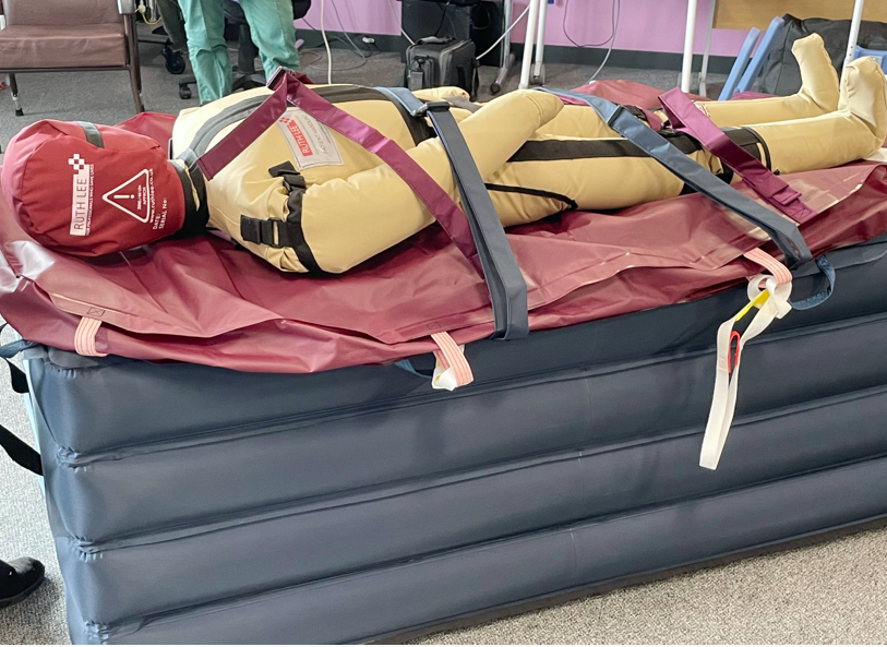 MaxprevenS's tweet photo. Este mes de Agosto nuestro maniqui de movilización de pacientes 🤕 se ha modernizado... con más opciones sigue siendo el numero uno para formación en Hospitales, Centros Sanitarios Y Residencias de Mayores. ¿ te gusta como ha quedado?

#celador #sanitario #enfermeria #tcae #due https://t.co/M7Ll9LItVK