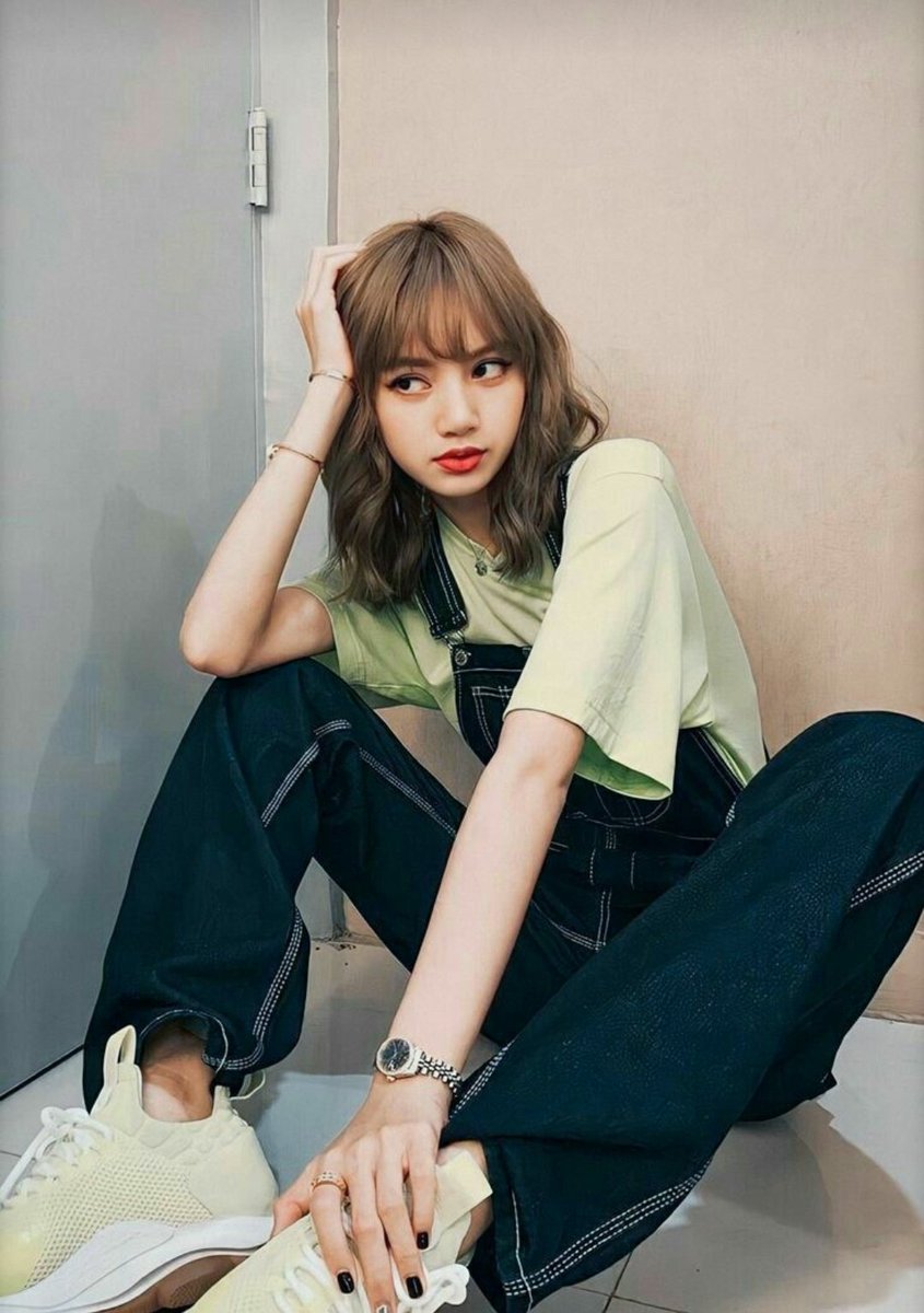 TBestblink's tweet photo. LISA YOU'RE SO PRETTY I LOVE YOU SO MUCH #LALISA #LISA #Lisaiscoming #LISASOLO #LISAANGEL #LISAILOVEYOU #LalisaManoban #LalisaSpace https://t.co/3jHzSUCGzS