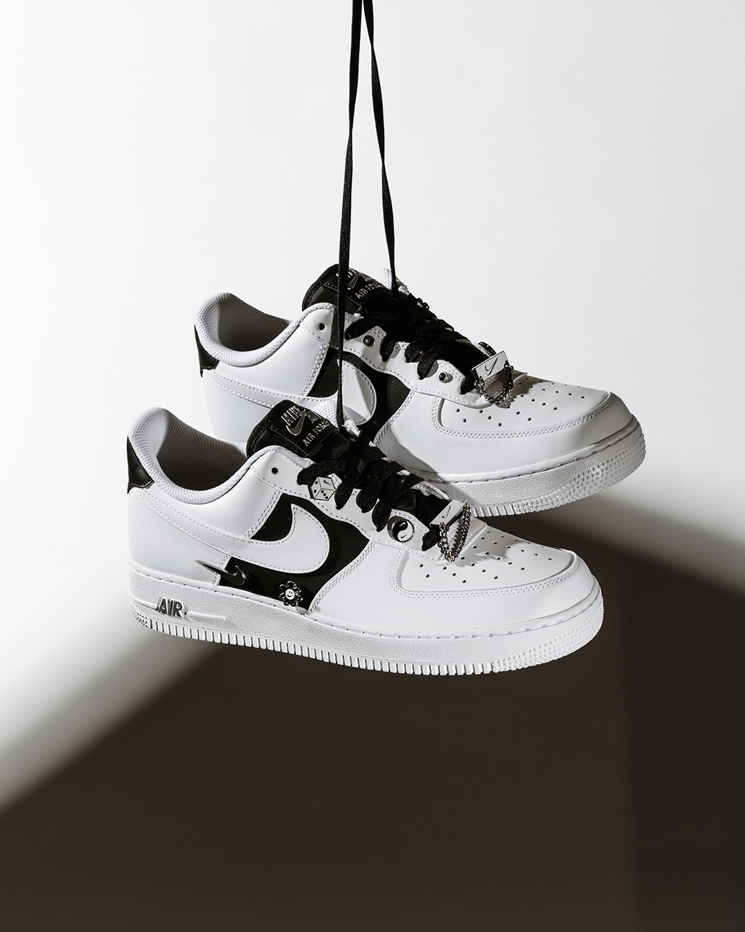 genezen gebied overhead Foot Locker on Twitter: "A few pieces to complement the AF1 💎 #Nike Air  Force One 'Shoelery' available online + in-store. Shop:  https://t.co/t2QkOWHTv2 https://t.co/QSB8j0g1TP" / Twitter