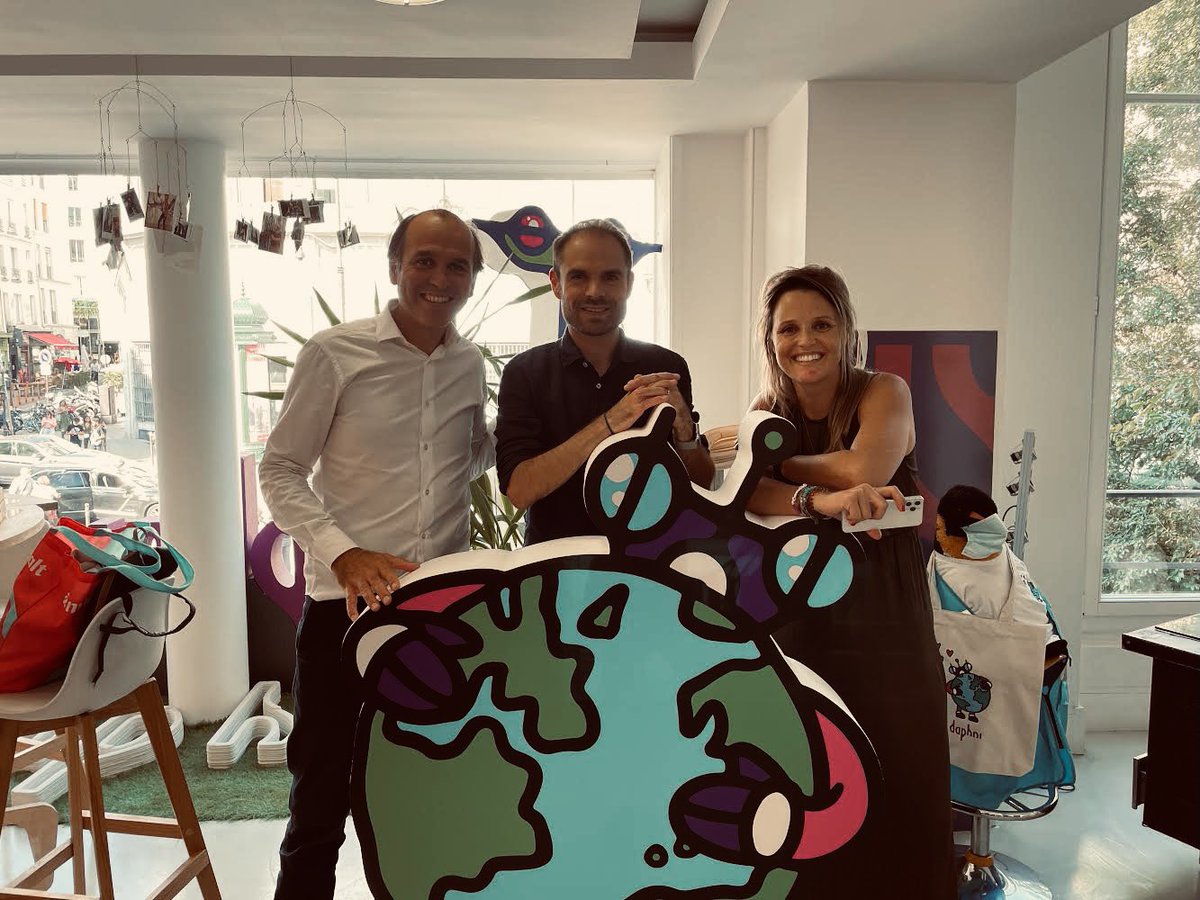 daphnivc's tweet image. L’interviewer interviewé! Le journaliste préféré des entrepreneurs @SebCouasnon est passé nous rendre visite chez daphni pour nous raconter ses nouvelles aventures! Stay tuned, son épisode sort la semaine prochaine🎧😉