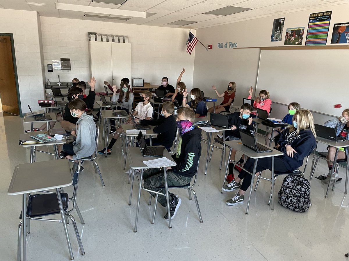 cbrownmwcsd's tweet image. Mr. Palmer was going over course expectations for Math 7, one of the courses I used to teach “back in the day!” @MwMiddle