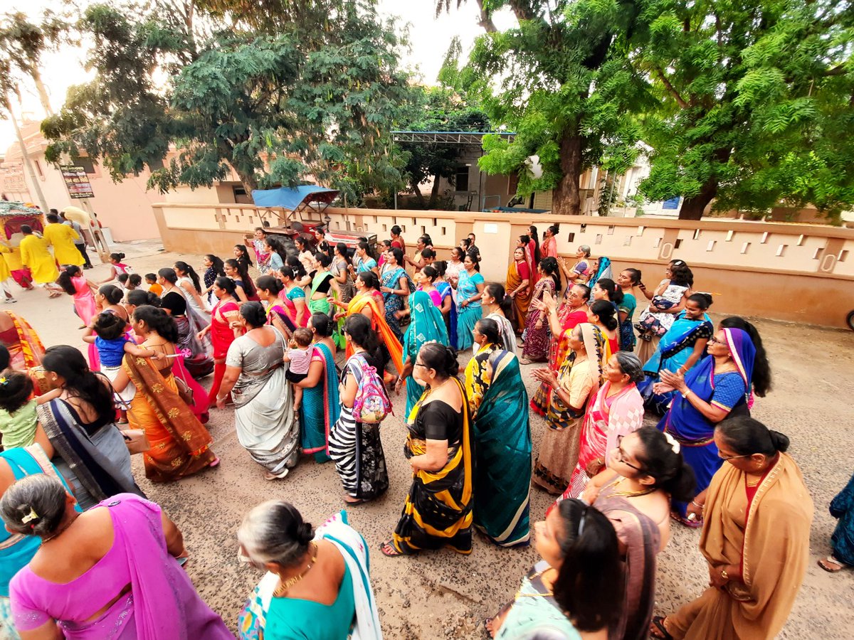 SGadiBHUJ's tweet photo. #Shravan Vad Amas Ujavani# at Shree Swaminarayan Mandir #Bharasar on 6th September 2021 #SwaminarayanGadiBharasar #SGadiBhuj #SGadiManinagar https://t.co/1rfylwcsTw