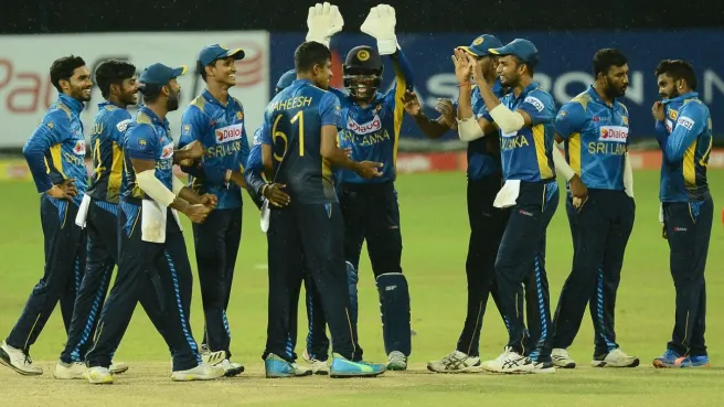 SriLankaTweet's tweet photo. Wins 🇱🇰🏏
Sri Lanka ශ්‍රී ලංකා இலங்கை WON the 3rd ODI cricket match beating South Africa by 78 runs and won the series 2:1 at RPS in Colombo.
SL 203/9
SA 125/10
Charith Asalanka 47, Maheesh Theekshana 4 wickets 
Congratulations @OfficialSLC 🙏
#LKA #SriLanka #Cricket #SLvSA https://t.co/ex1IyzRWzD