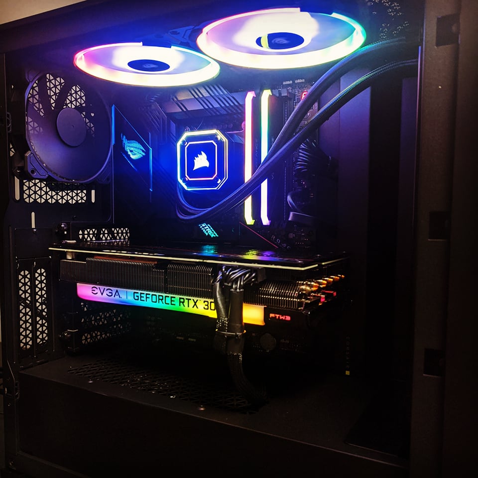 pc_shack_hull's tweet photo. A very happy customer, with their new, fully-fledged Corsair build, and a 3070 Ti to top it off! https://t.co/XJxzFMNXnq