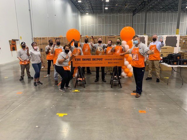 MDO5917's tweet photo. A fun day celebrating our Grand Opening! https://t.co/KqDInsa5OR