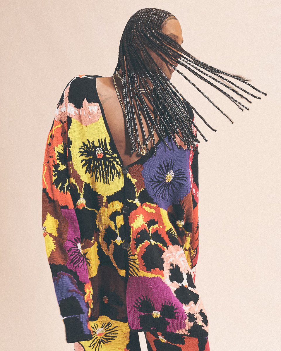 Obsessed with <a href="/LuxuryLaw/">LAW ROACH</a>’s cover look 😍 

Written By: <a href="/camfreestone/">Camille</a> 
Photographer: Jahmad Balugo
Hair: Antoinette Hill for Mastermind Management Group
Makeup: <a href="/Ber__Amos/">Ber Amos</a> 

coveteur.com/law-roach-styl…